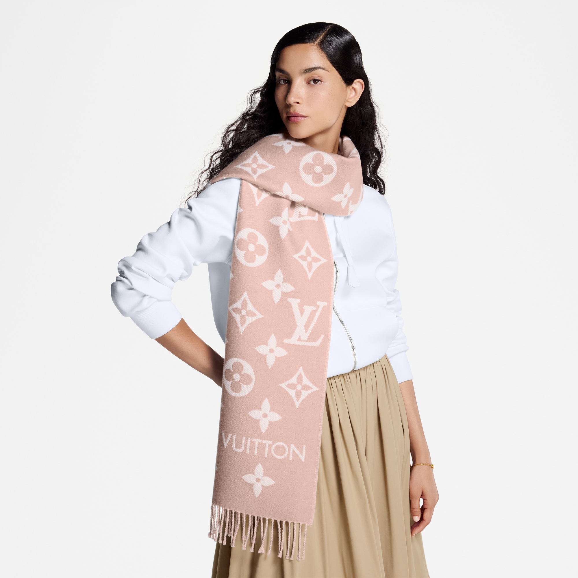 LV Essential scarf S00 - Women - Accessories | LOUIS VUITTON ®